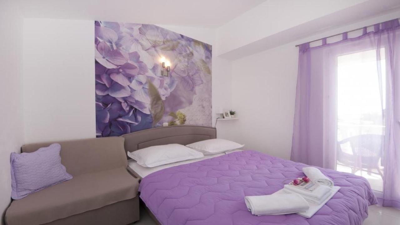 Apartments Angela Baška Voda Pokoj fotografie